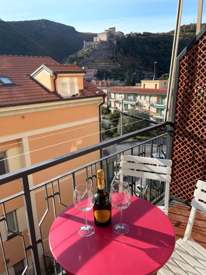 Ferienwohnung Bike & Sea Under Castle Dreams At Finalborgo Finale Ligure Exterior foto